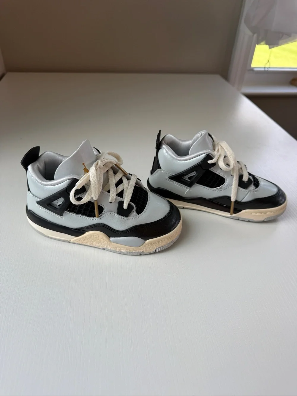 Jordan 4 Platinum Gold boys size 10c